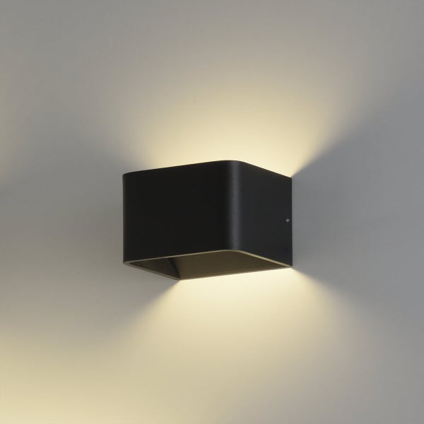 Icon sein&auml;valaisin musta LED 8.5W 890 lm CRI90 LED 2700K/3000K/4000K Liukukytkin