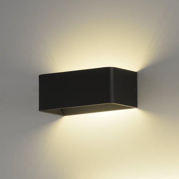 Icon sein&auml;valaisin musta LED 10.5W 1100lm CRI90 LED 2700K/3000K/4000K Liukukytkin